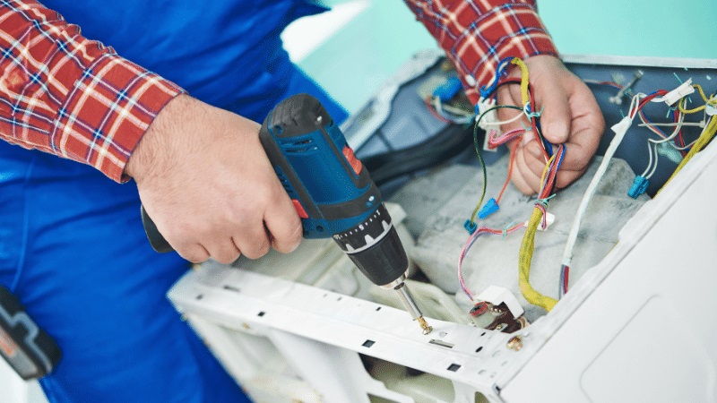 Turgutlu Daikin Daikin çamaşır makinesi kart tamiri – Su almama arızası orijinal parça ile giderildi. - Teknik servis örneği